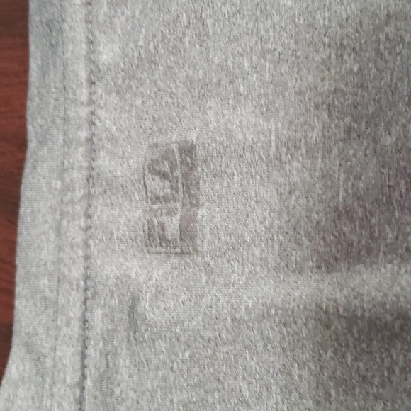 Fila Short Sleeve V Neck Wicking Fitted Tee M VGUC - Picture 5 of 12